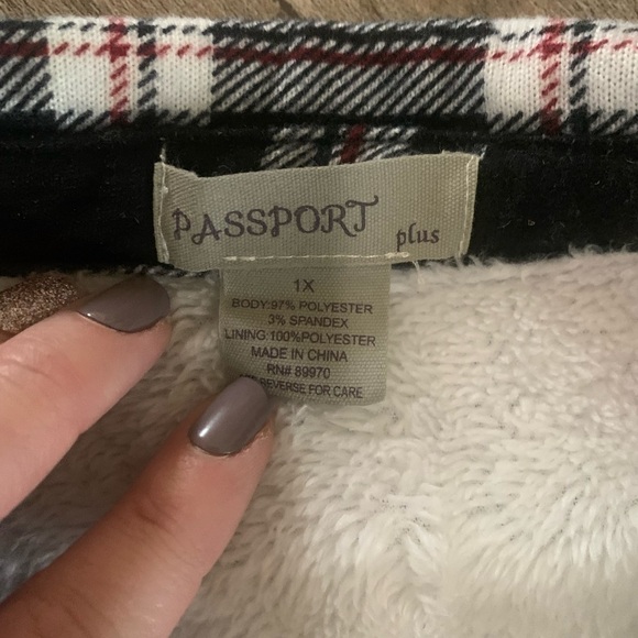 Women's Plaid Fleece Button Down Shirt - Picture 7 of 9